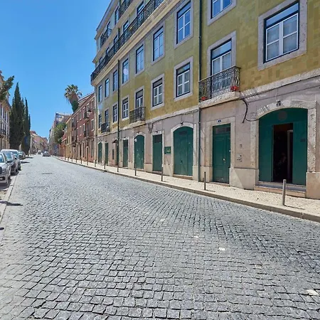 Janelas Verdes 3 Apartment